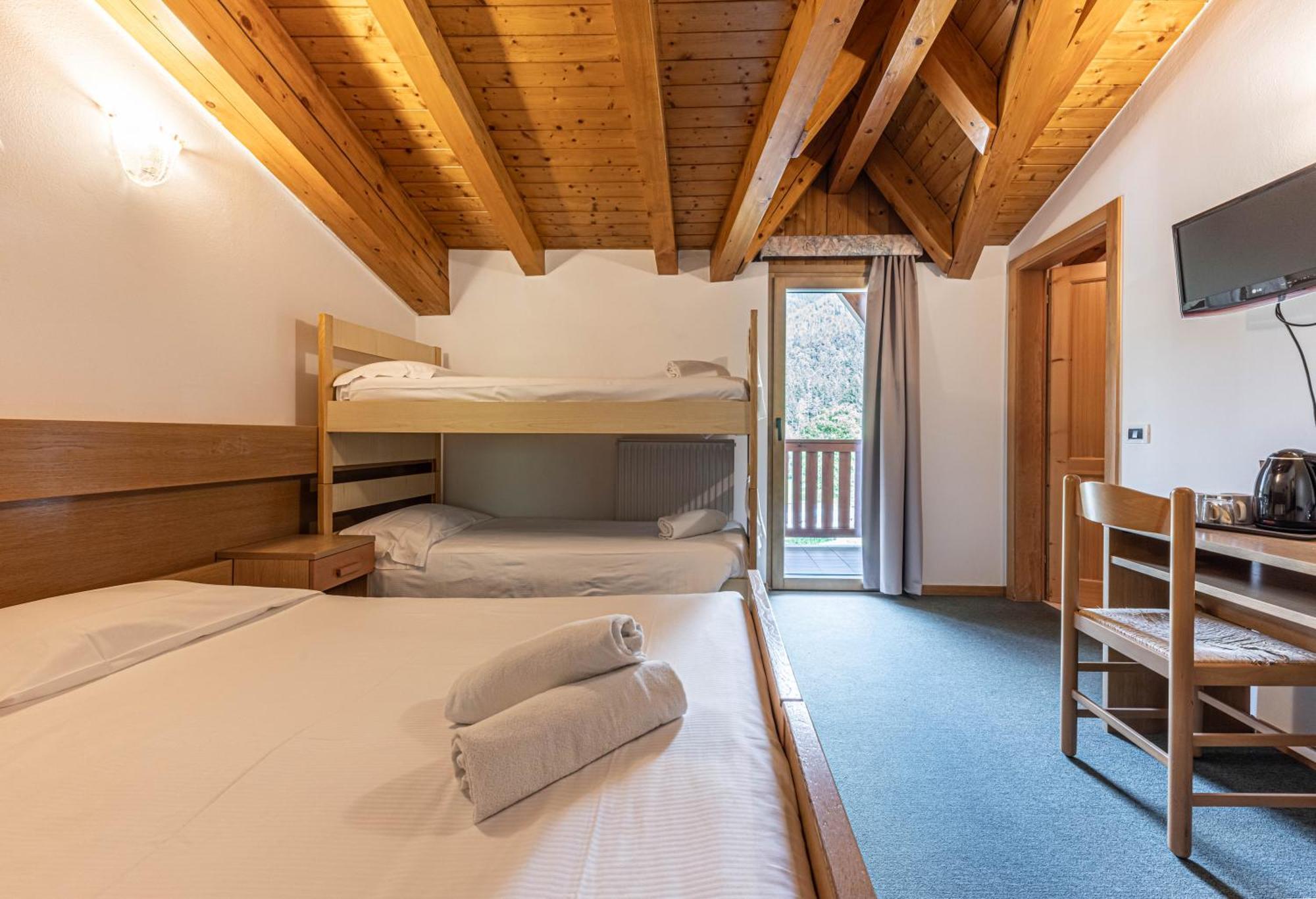 Hotel Laste' Caldes Extérieur photo