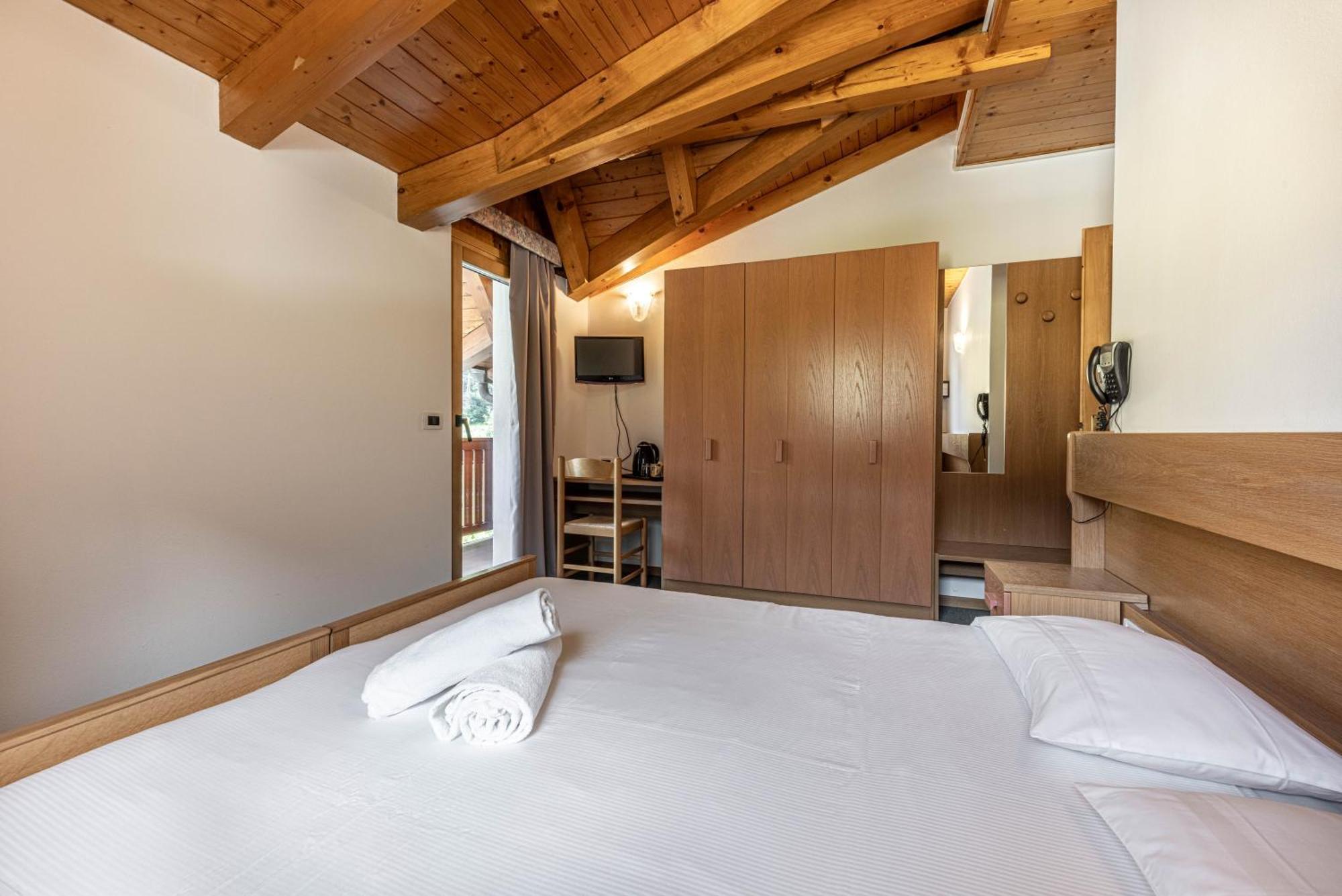 Hotel Laste' Caldes Extérieur photo