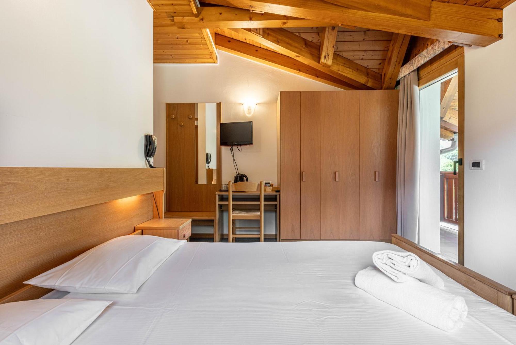 Hotel Laste' Caldes Extérieur photo