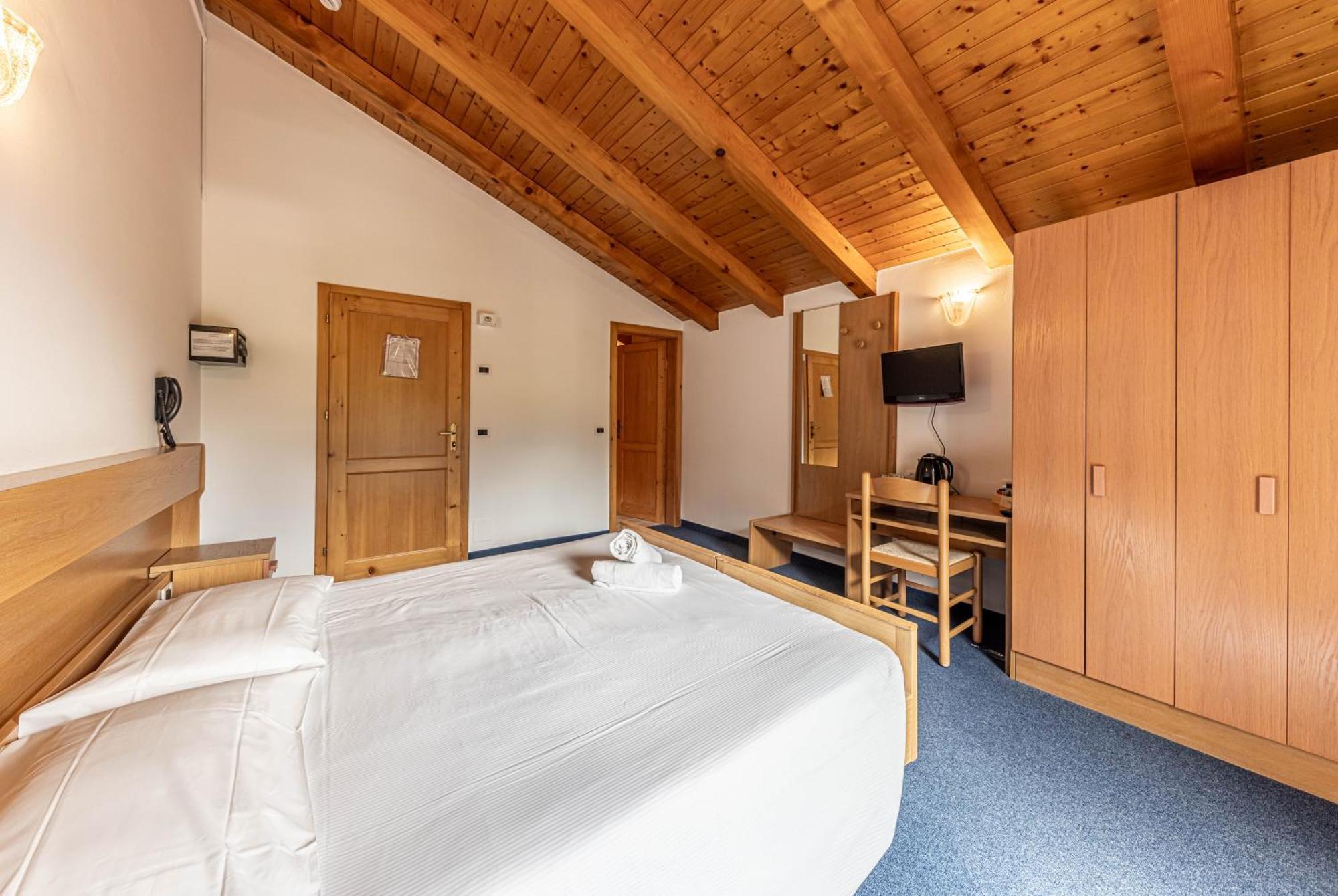 Hotel Laste' Caldes Extérieur photo
