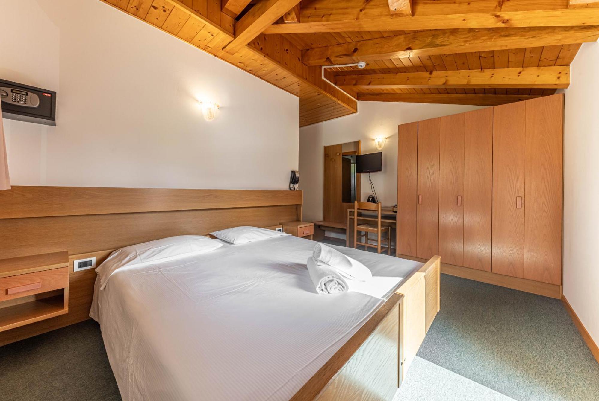 Hotel Laste' Caldes Extérieur photo