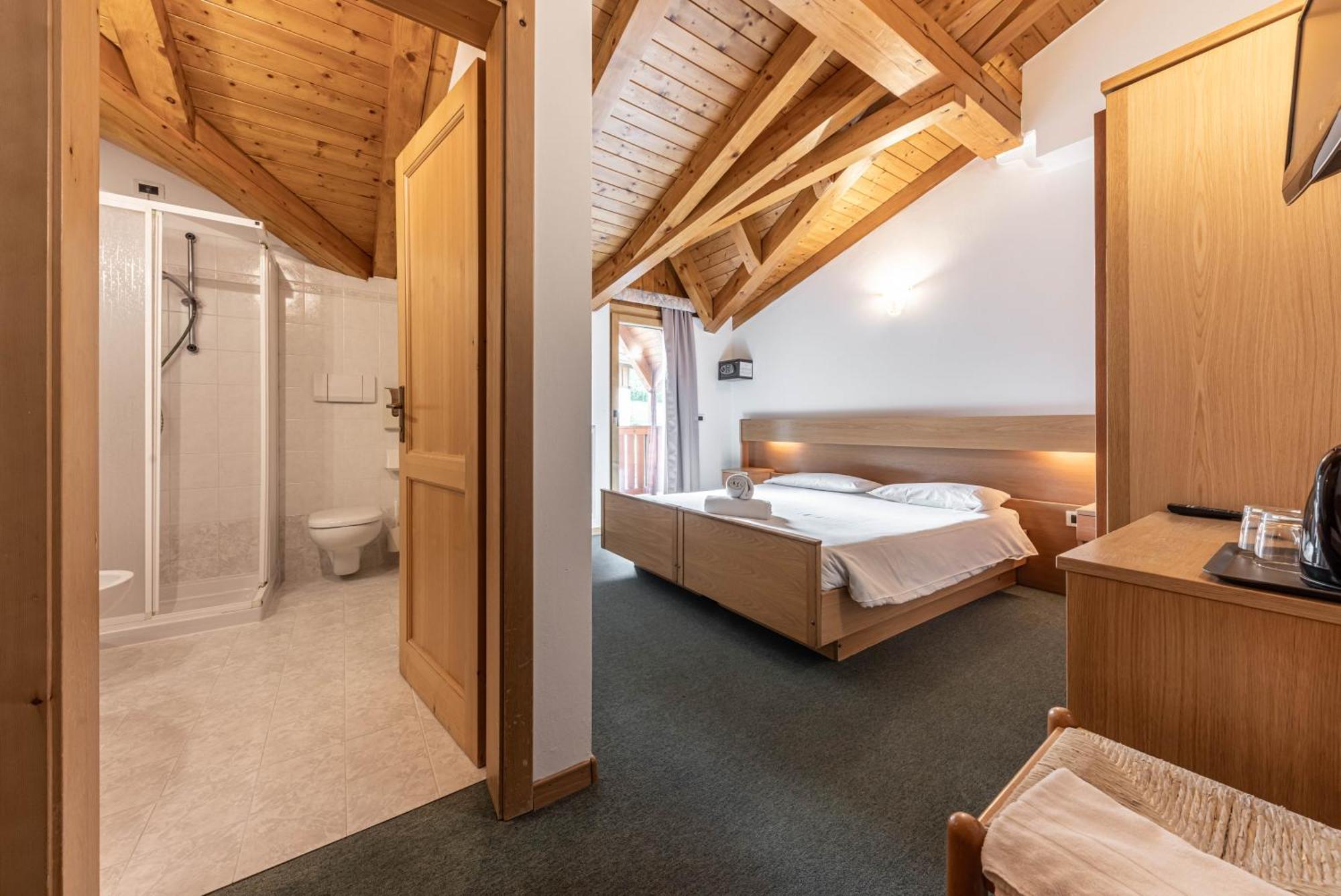 Hotel Laste' Caldes Extérieur photo