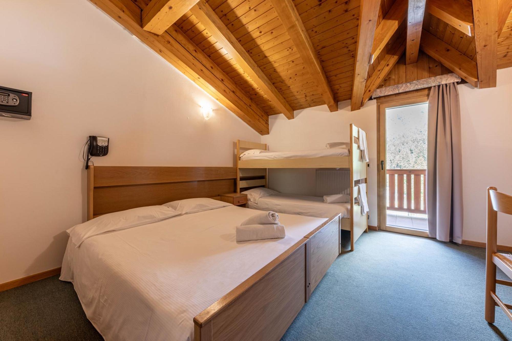 Hotel Laste' Caldes Extérieur photo